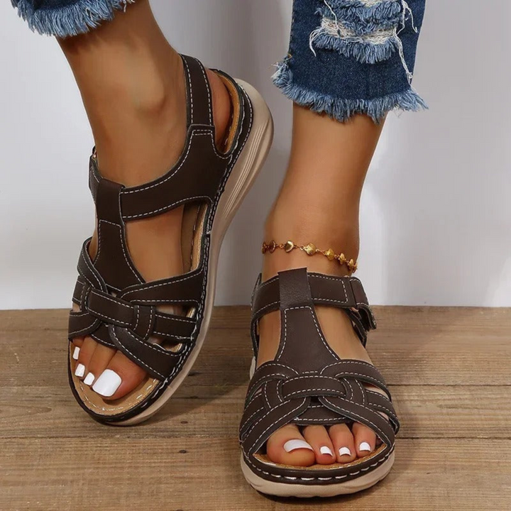 Anneliese | Bequeme Wandersandalen mit gekreuzten Riemen