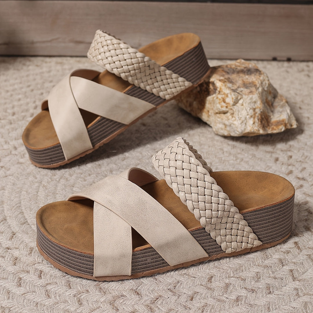 Ingrid | Geflochtene Plateau-Komfortsandalen
