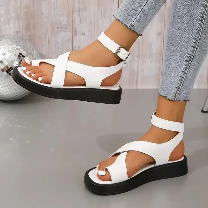 Ava | Bequeme Plateausandalen mit gekreuzten Riemen