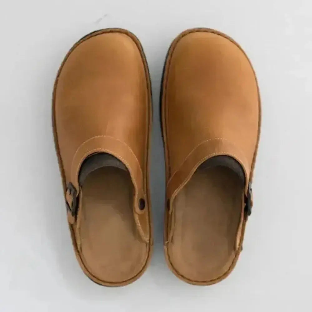 Noah | Clogs aus Vintage-Leder mit Schnallen