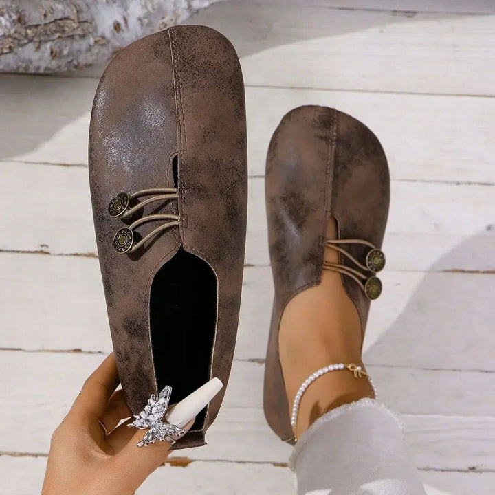 Ingrid | Bequeme Ballerinas mit Vintage-Knopf-Akzent