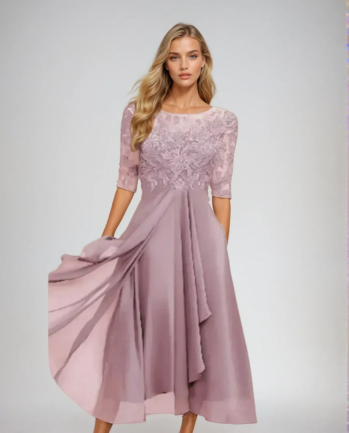 Celestine | Elegantes, fließendes Midi-Kleid aus Spitze