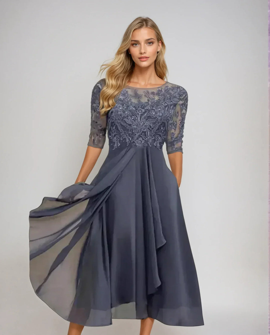 Celestine | Elegantes, fließendes Midi-Kleid aus Spitze