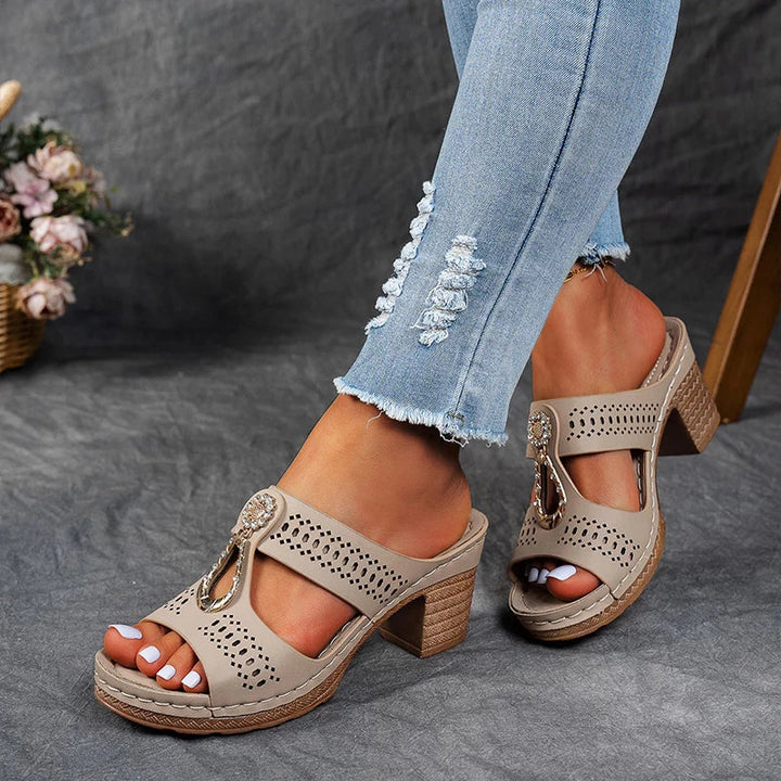 Marielle | Elegante Sandalen mit Blockabsatz und Cut-out-Details