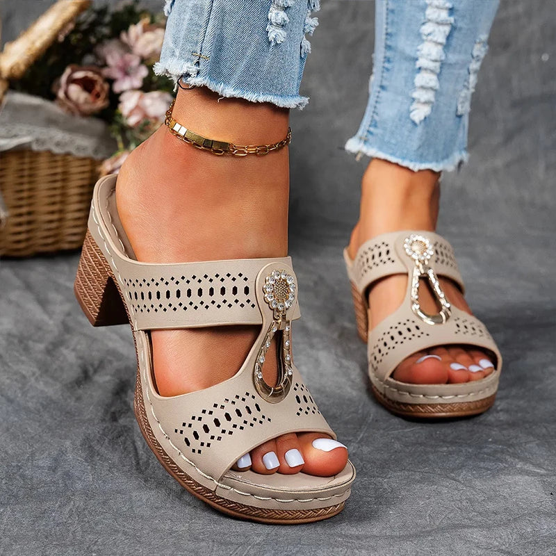 Marielle | Elegante Sandalen mit Blockabsatz und Cut-out-Details