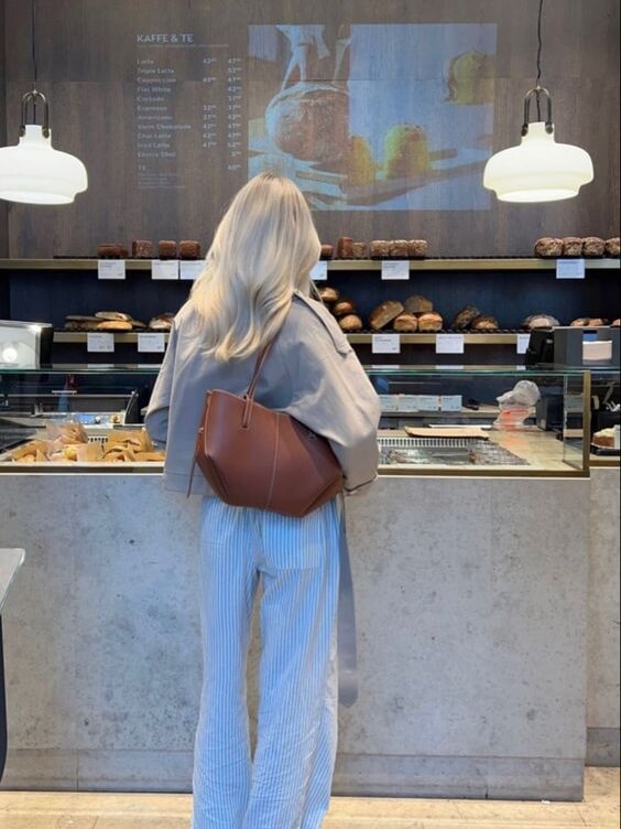 Amelie | Damen Schultertasche aus Kunstleder mit großem Format