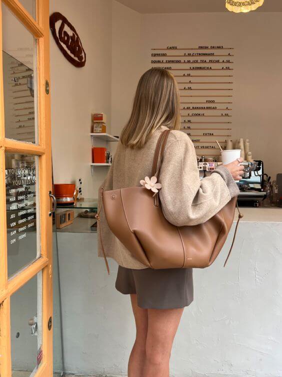 Amelie | Damen Schultertasche aus Kunstleder mit großem Format