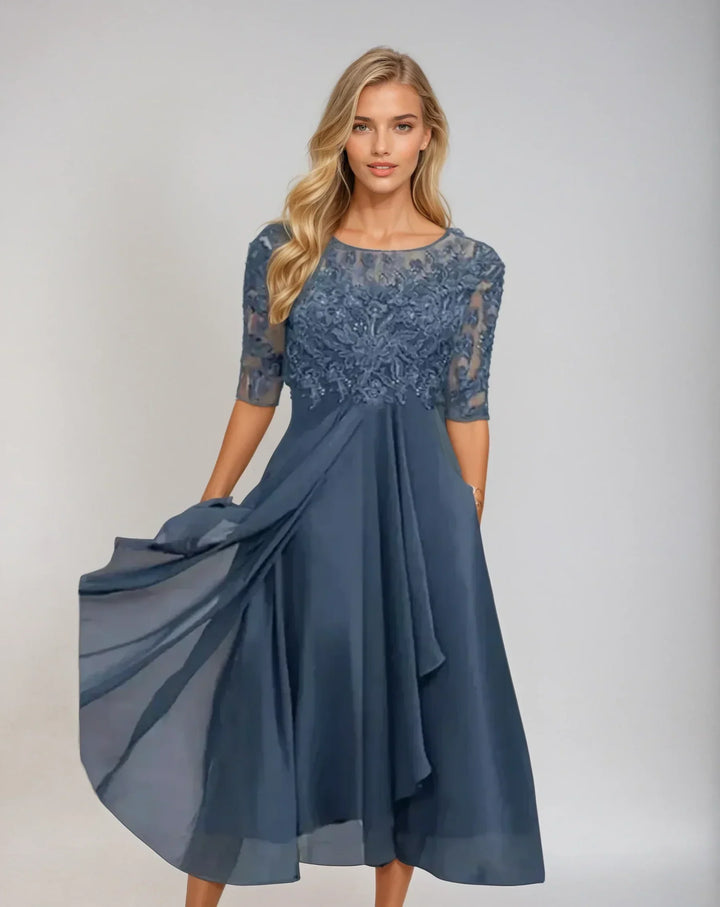 Celestine | Elegantes, fließendes Midi-Kleid aus Spitze