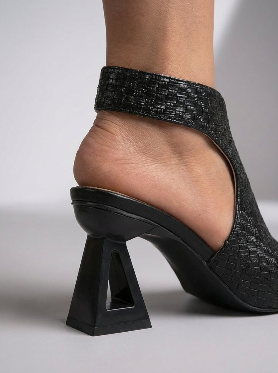Seraphina | Geflochtene Peep-Toe-Stilettos